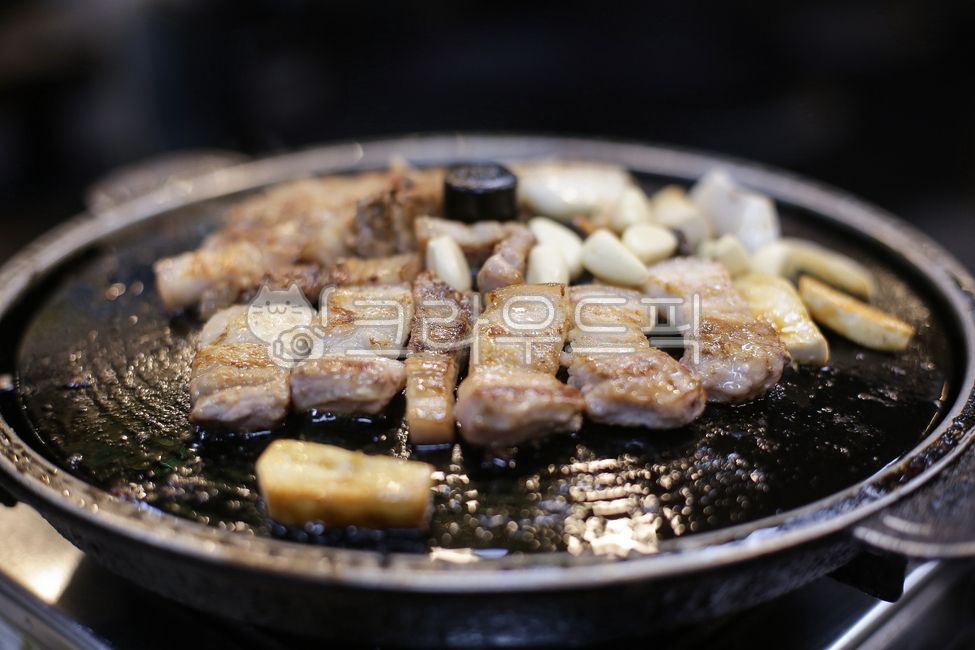 BBQ,pork belly,pot lid pork belly,Whole pork belly,Korean food,pot lid,cooking,pork