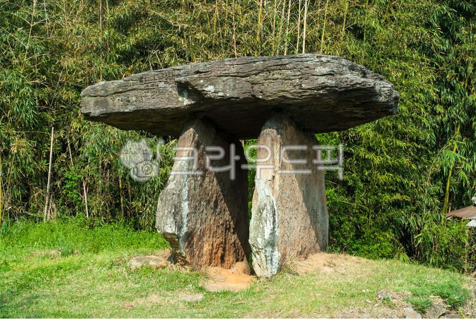 고인돌,고창,죽림리,지동마을,외딴집고인돌,명소,관광,dolmen,gochang,people,juklimri,jidongvillage,detachedhouse