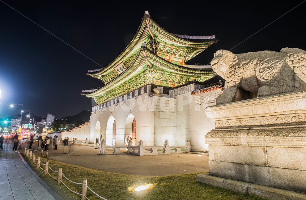 장노출,서울,광화문,야경,해태상,야경,밤,풍경,nightscape,night,landscape,한국전통,한국문화,korean traditional,korean culture,랜드마크,landmark,tourist attraction,한국랜드마크,한국관광지,한국명소,korea landmark,korea tourist attraction,건축물,건물외관,exterior,building,structure,architecture,construction,건물,shrine,신사,worship,예배,pagoda,탑