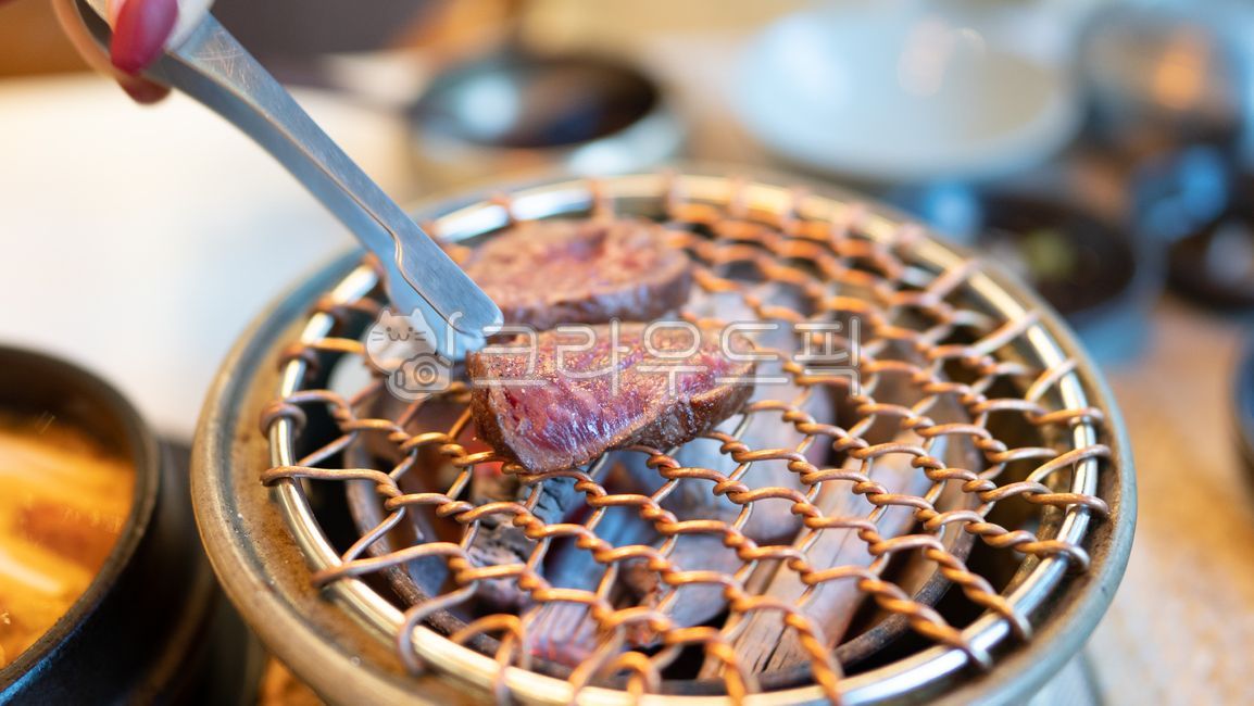한우,숯불구이,한우구이,소고기,소고기구이,bbq,음식,grilling,바베큐,cooking,굽고,요리,food