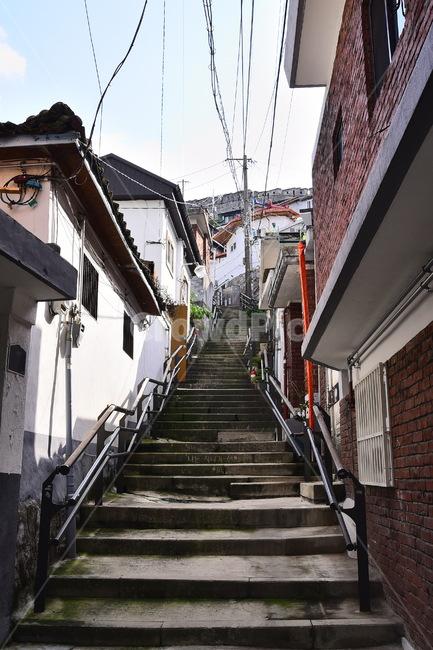 달동네,빈민촌,재개발,산동네,서민,마을,가난,부동산,집,하우스,house,shantytowns,언덕길,계단,오르막길,poorhillsidevillage,배경,바탕,백그라운드