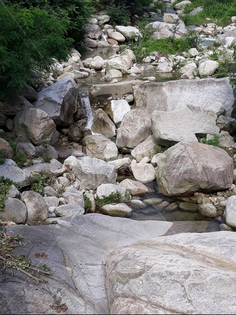 북한산계곡,냇가,야외,청정우,여름,자연,풍경,nature,landscape,rubble,파편,slate,슬레이트