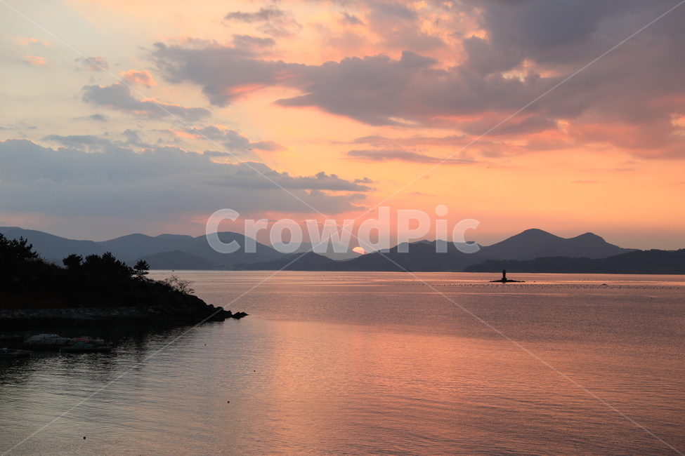 여수,바다,노을,풍경,섬,자연,풍경,nature,landscape,한국자연풍경,한국자연경관,korea nature landscape,outdoors,옥외,land,땅,water,물,sea,ocean,대양,shoreline,해안선
