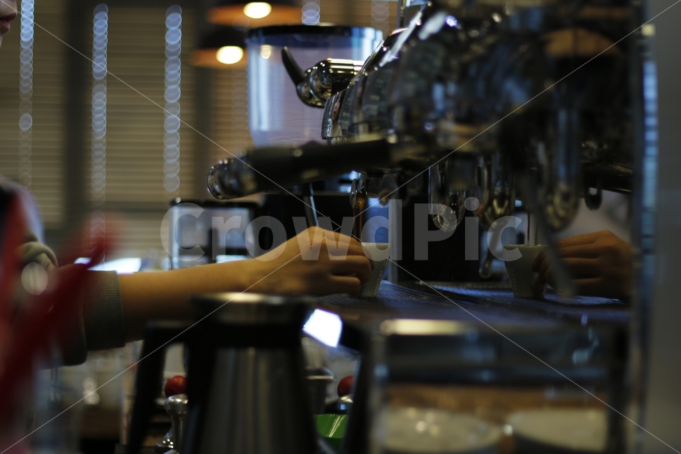 coffee,cafe,espresso,barista,flower,grinder,machine,커피,카페,에스프레소,바리스타,꽃,그라인더,사람,커피,카페,coffee,cafe