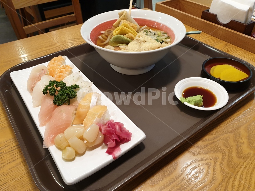 일식,우동,초밥,꼬치우동,스시,식사,메뉴,맛집,식당,맛있는,맛있다,요리,레시피,recipe,cook,food,군것질,누들,noodle,어묵,오뎅,끼니,한끼,음식,반찬,국물,쟁반,접시,그릇,와사비,간장,음식,식재료,요리,food,cook,meal,dishes,food reserves,면류,면요리,noodles,일식,일본음식,일본요리,Japanese food,Japanese dishes,Japanese meal,Japanese cook