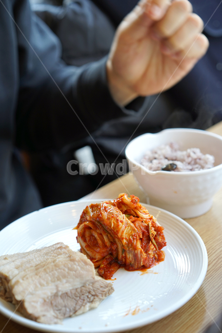 한식,요리,음식,식사,밥,보쌈,수육,고기,육류,반찬,김치,음식,식재료,요리,food,cook,meal,dishes,food reserves,육류,고기,meat,한식,한국음식,한국요리,korean food,korean dishes,korean meal,korean cook