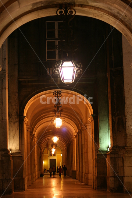 유럽,유럽풍경,유럽거리,고풍,가로등,streetlamp,night,lisbon,골목길,alley