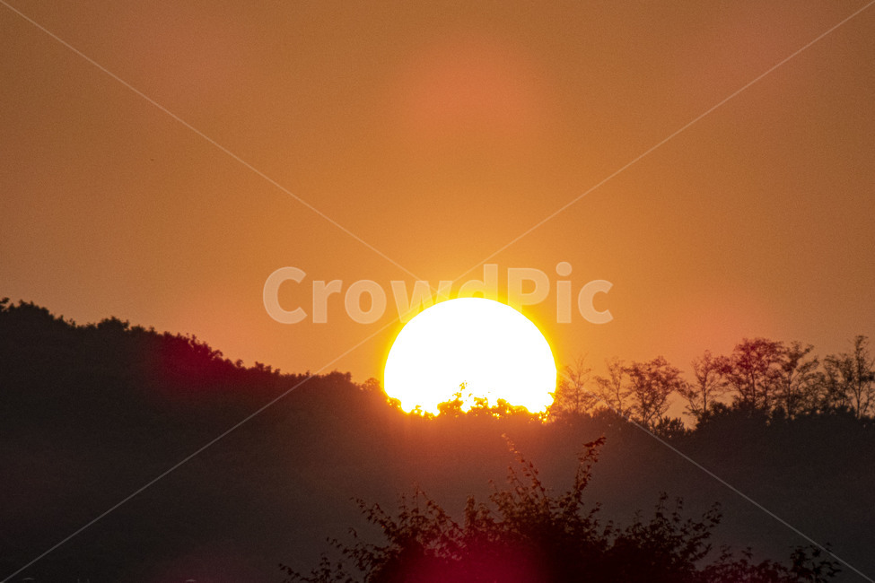 해,태양,해질녘,저녁,nature,자연,outdoors,옥외,sunlight,햇빛,sky,하늘,dusk,sunset,황혼,붉은하늘,dawn,redsky,자연,풍경,nature,landscape,일몰,새벽,red sky,붉은 하늘