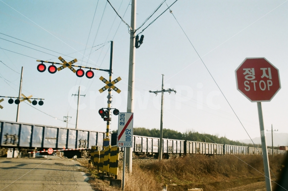 기차길,기찻길,기차,철도,필름사진,교통,교통수단,traffic,transportation,감성,sensible,feeling,train track,rail,레일,railway