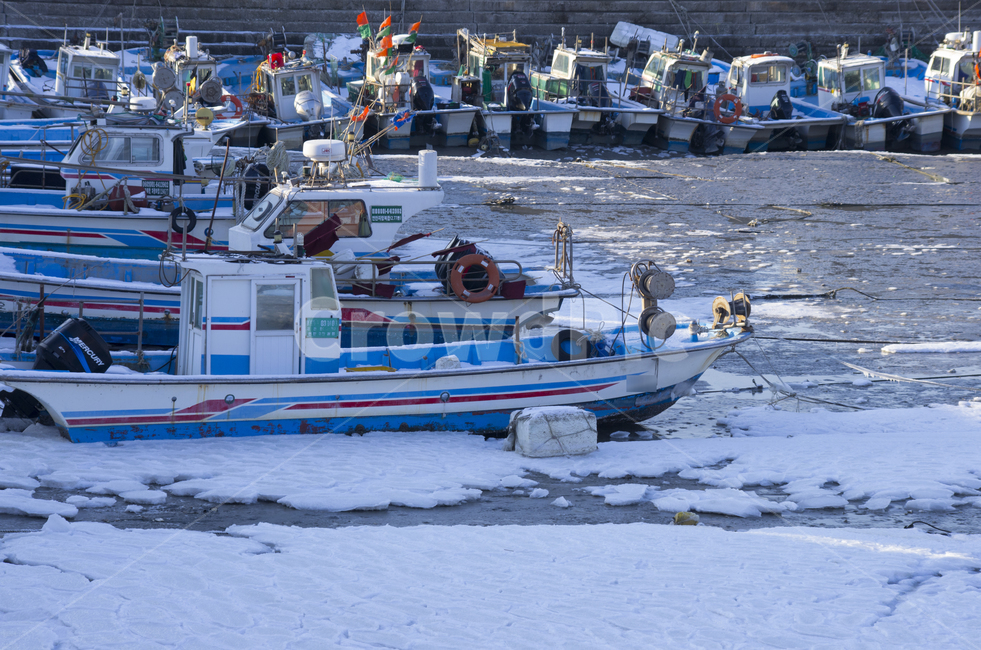 겨울바다,바다,눈,얼음,아이스,선박,어선,고깃배,겨울,wintersea,winter,snow,ice,ship,fishingship,cold,sea,풍경,감정,감성,자연,계절,풍경사진,감성사진,정취