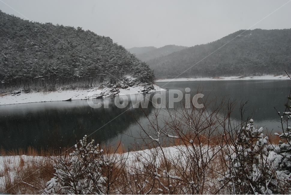 내변산,변산반도국립공원,탐방로,호수와풍경,여유,자연의위대함,등산로,능선,아름다움,신비스런산,돌,산행,힐링,자연,감성,등산,계절,여행,한국,한국명산,한국등산,풍경,눈,나무,하늘,바람,바람소리,환경,생태계,산,땅,겨울,계절,winter,season,자연,풍경,nature,landscape,한국자연풍경,한국자연경관,korea nature landscape,water,물,outdoors,옥외