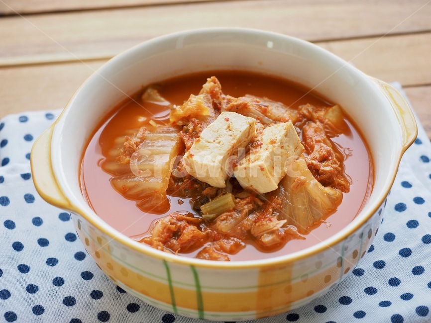 음식,김치,김치찌개,한국음식,한국문화,아시아음식,배경,스튜,매운음식,요리,food,kimchi,kimchistew,koreanfood,koreanculture,asianfood,background,stew,spicyfood,cooking,돼지고기김치찌개,음식,식재료,요리,food,cook,meal,dishes,food reserves,한식,한국음식,한국요리,korean food,korean dishes,korean meal,korean cook
