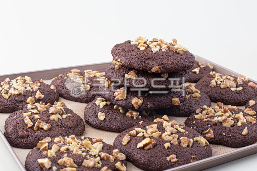 walnut,baking,cookie,dessert,snack,Chocolate Chip Cookies,biscuit,confectionery,food,chocolate