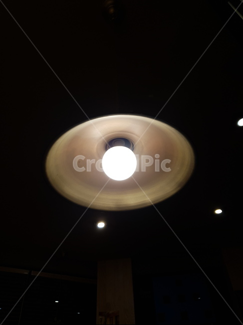 조명,전구,카페,전등,아늑함,감성,구조,디자인,인테리어