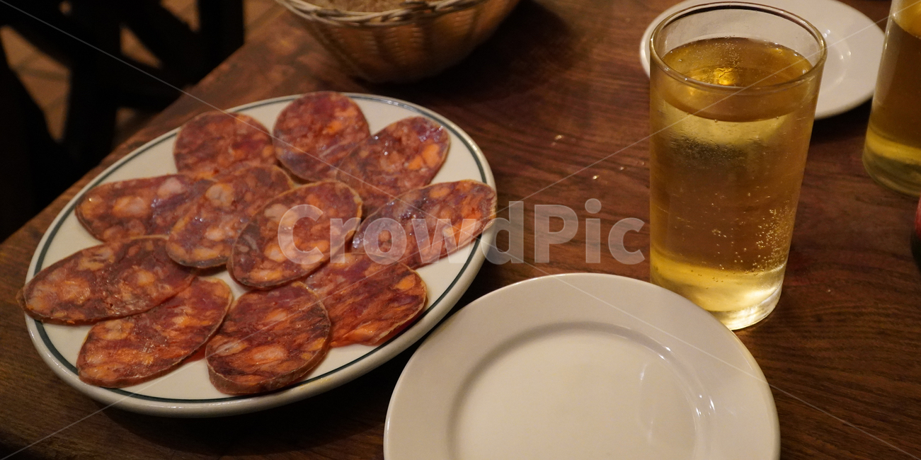 요리,음식,식당,레스토랑,맛집,스페인,유럽,에스파냐,타파스,디져트,빵,햄,하몽,맥주,가게,고로케,분위기,식사