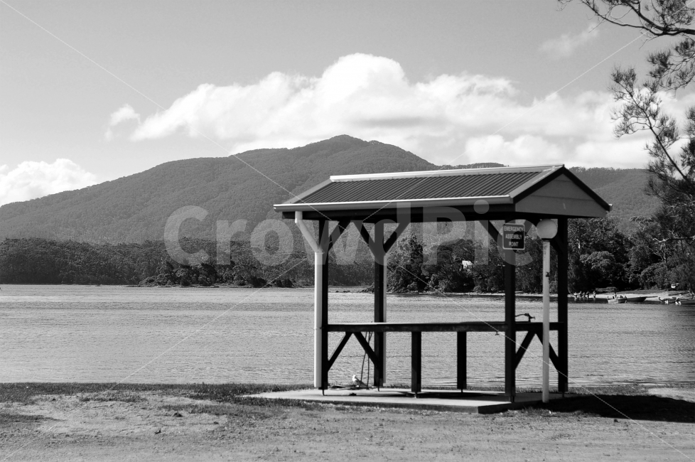 호주,바다,해안,해변,쉼터,산,하늘,구름,물,흑백,여행,고요,australia,sea,beach,bay,water,shelter,mounatin,sky,clouds,monochrome,silence,travel,해외,외국,세계,foreign,oversea,world,흑백,모노톤,monochrome,black and white