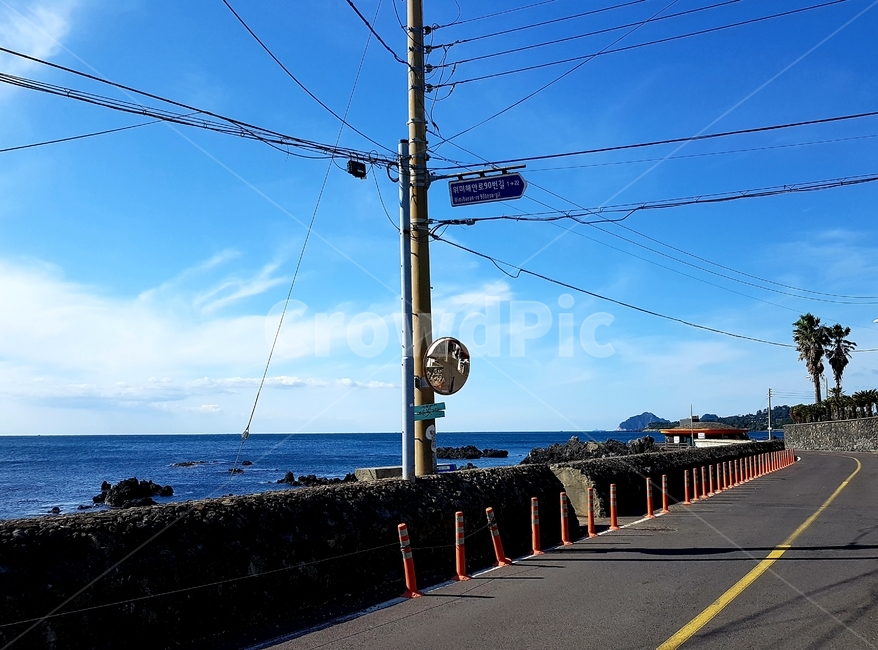 바다,해안도로,전봇대,반사경,수평선,sea,coastroad,electricpole,reflector,horizon