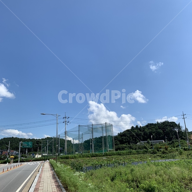 도로,road,하늘,푸른하늘,파란하늘,맑은날,풀,한적함