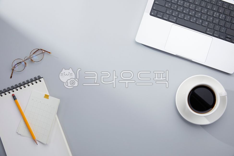 note,beam,study,idea,memo,office,laptop,sun,at home,Modern,glasses,trim,copy space,beverage,pen,work from home,table,top view,business,home office,Notebook,work,pencil,diary,sunlight,desk,coffee,window light,Internet