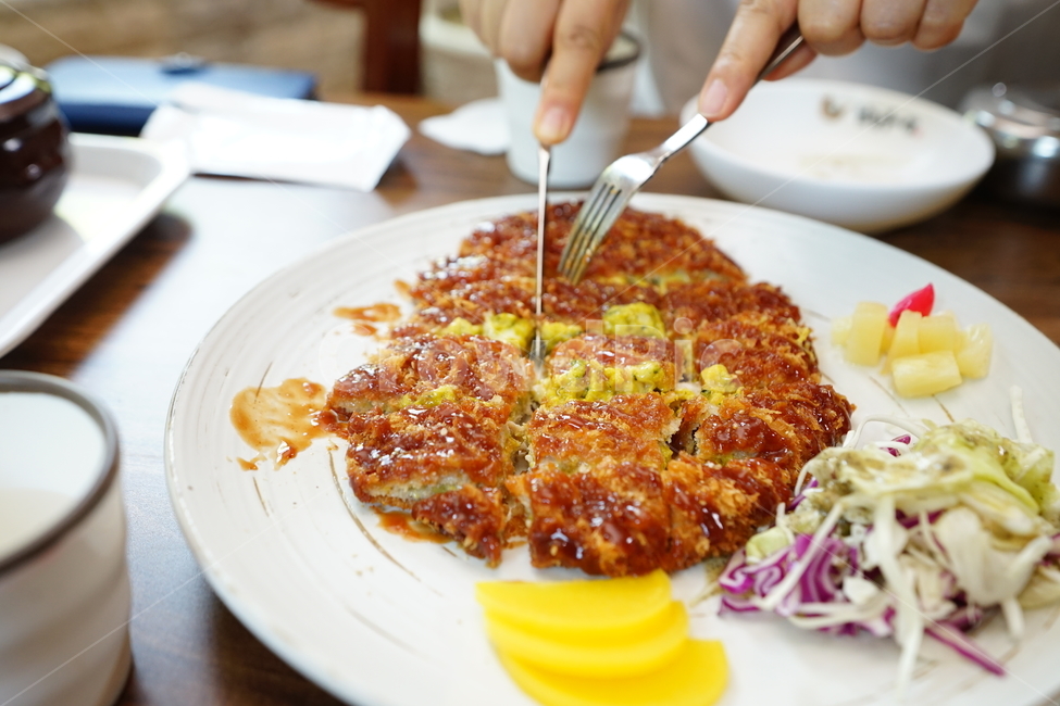 돈까스,돈가스,음식,푸드,식사,치즈돈까스,food,먹거리,포크,양식,음식,식재료,요리,food,cook,meal,dishes,food reserves,육류,고기,meat