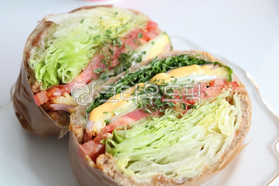 샌드위치,brunch,sandwich,빵,야채,카페메뉴,양상추,토마토,치즈,파슬리,간식,음식,foodreserves,야채샌드위치,로메인,아침식사