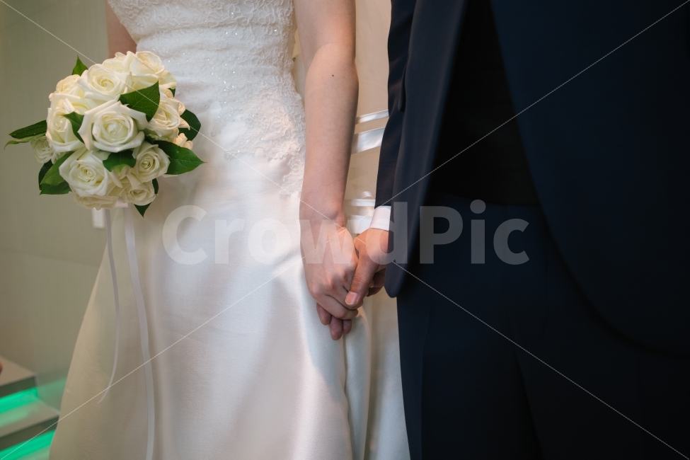 결혼식,부케,드레스,결혼,웨딩,웨딩드레스,신부,신랑,연인,사랑,예복,손,꽃,wedding,bouquet,기념일,축하,anniversary,congratulation,celebrate,celebration,사람,인물,인간,human,person,연인,커플,사랑,lover,couple,결혼,혼례,웨딩,wedding,marriage,marry