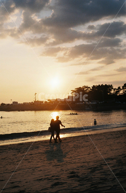 을왕리,바다,해수욕장,갈매기,바위,해변,인천,promontory,water,물,nature,자연,만,인간,human,sea,flare,플레어,light,빛,커플,여행,film,필름,노을,저녁,석양,해변,바다,beach,sea