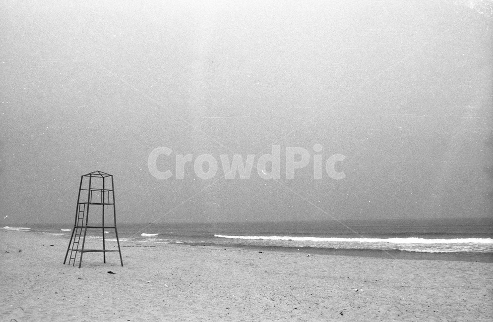 흑백,해변,바다,감시탑,파도,외로움,쓸쓸함,비수기,하늘,흐린,해변,바다,beach,sea,흑백,모노톤,monochrome,black and white