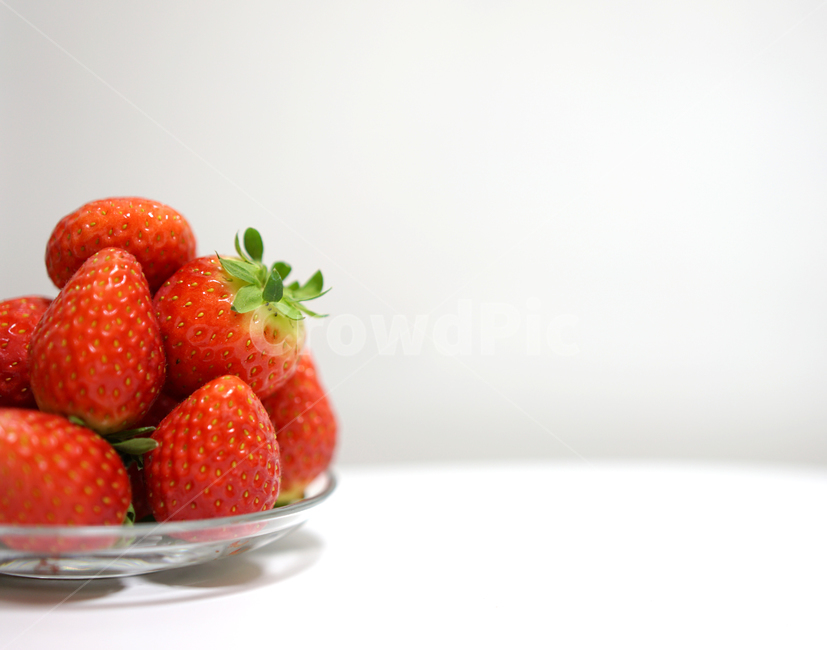 딸기,strawberry,과일,음식,겨울철과일,빨강,레드,red,베리,음식,식재료,요리,food,cook,meal,dishes,food reserves,과일,열매,fruit
