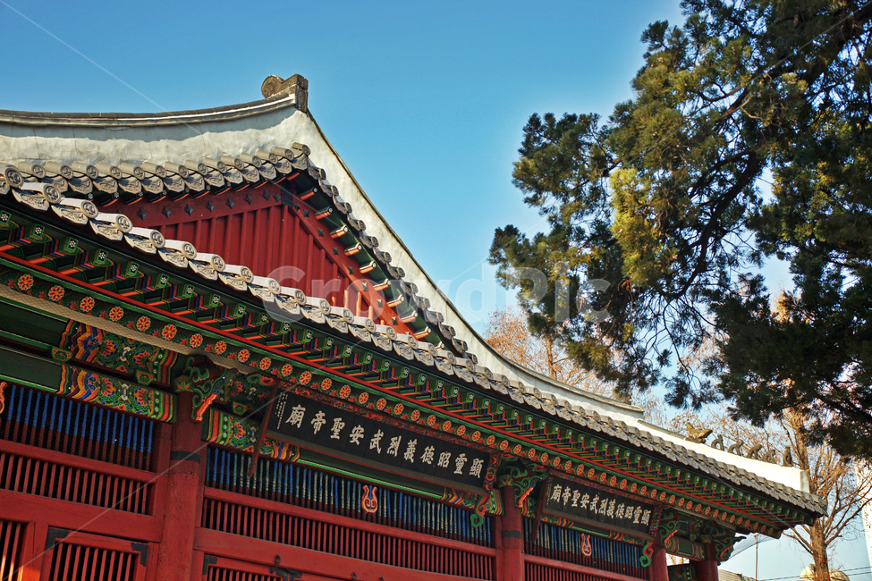 정전,동묘,동관왕묘,보물제142호,사당,선조35년,종로구,1601년건립,관우,처마,단청