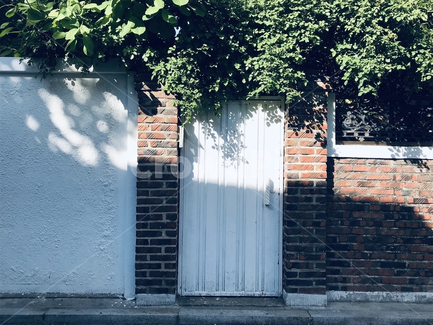 brick,벽돌,wall,whitedoor,하얀문