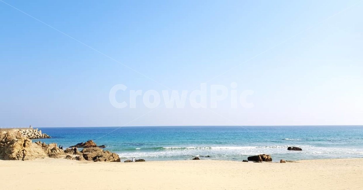해변,바다,모래사장,하늘,파란하늘,해변풍경,백사장,맑은바다,맑은하늘,자연,풍경,nature,landscape,shoreline,해안선,water,물,sea,ocean,대양,outdoors,옥외