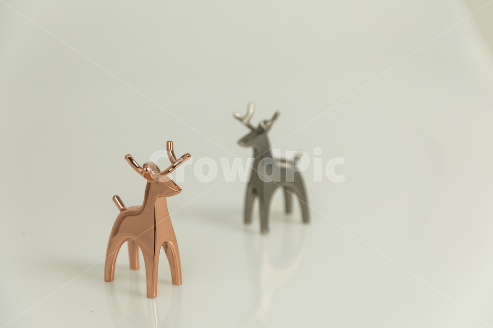 상징,심리학,생활,커플,사슴,동상,골드,실버,함께,사랑,노루,금속,럭셔리,동물,뿔,반사,빤짝,광채,gold,jewelry,사물,물건,오브젝트,thing,object,matter