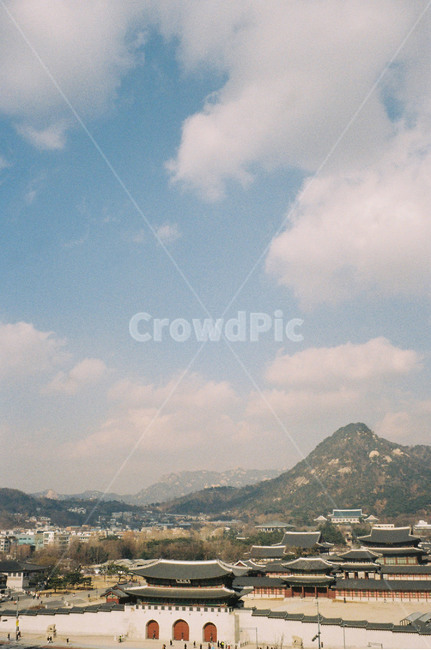 서울,시내,경복궁,필름,필카,세로뷰,고궁,경치,전경,하늘,구름,자연,옥외,풍경,nature,outdoors,랜드마크,landmark,tourist attraction,한국랜드마크,한국관광지,한국명소,korea landmark,korea tourist attraction