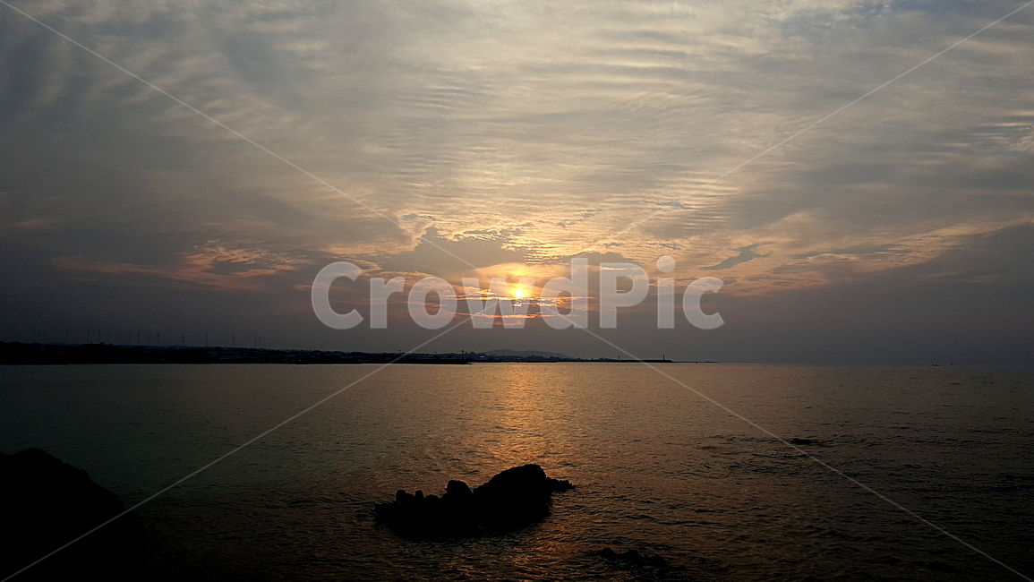 nature,자연,sky,하늘,붉은하늘,sunset,일몰,바다,sea,제주,제주도,jeju,island,jejuisland,구름,cloud,sunlight,outdoors,옥외,김녕,해수욕장,여명,자연,풍경,nature,landscape,햇빛,dawn,새벽,red sky,붉은 하늘,dusk,황혼