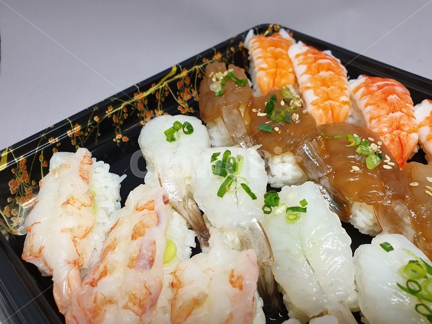 초밥,새우,새우초밥,스시,sushi,일식,일본요리,일본음식,해물,수산물,shrimpsushi,식사,간편식사,사물,오브젝트,object,seafood,food,음식,시푸드,씨푸드,먹는거,먹는것,음식,식재료,요리,food,cook,meal,dishes,food reserves,일식,일본음식,일본요리,Japanese food,Japanese dishes,Japanese meal,Japanese cook