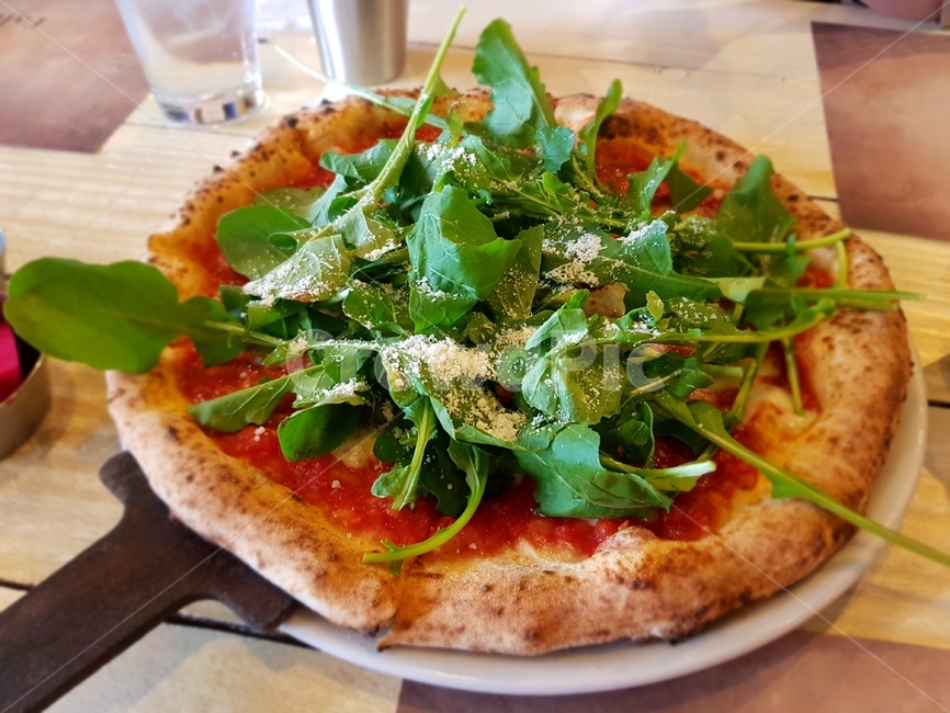루꼴라피자,피자,이탈리안레스토랑,이탈리안음식,pizza,음식,식재료,요리,food,cook,meal,dishes,food reserves,양식,서양음식,서양요리,western food,western dishes,western meal,western cook