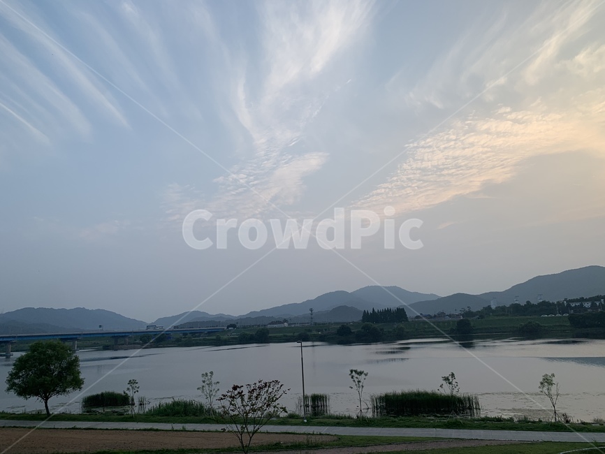 구름,하늘,산,강,산책길