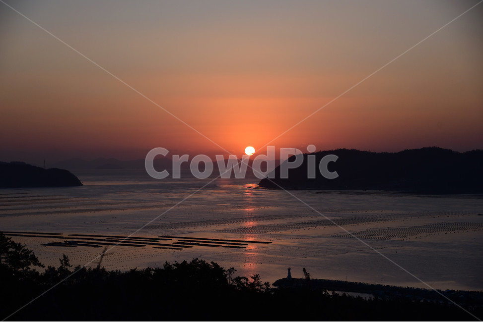 해맞이,해돋이,일출,해남일출,땅끝마을일출,자연,풍경,nature,landscape,한국자연풍경,한국자연경관,korea nature landscape,outdoors,옥외,dusk,황혼,dawn,새벽,sunset,일몰,red sky,붉은 하늘,sky,하늘,sunlight,햇빛