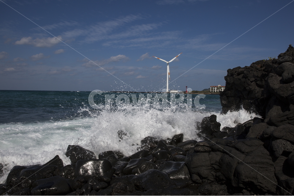 제주,제주바다,제주바다파도,제주풍력발전,제주해안,자연,풍경,nature,landscape,한국자연풍경,한국자연경관,korea nature landscape,제주도,jeju,jeju island,산업,industry,industrial,에너지산업,energy industry,outdoors,옥외,water,물,ocean,대양,sea,바다,motor,모터,engine,엔진,machine,기계