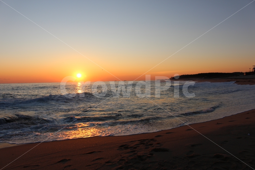 	바다,일출,해,여행,힐링,속초,해변,물,하늘,ocean,autumn,travel,자연,nature,경치,sunrise,자연,풍경,nature,landscape,해변,바다,beach,sea,outdoors,옥외