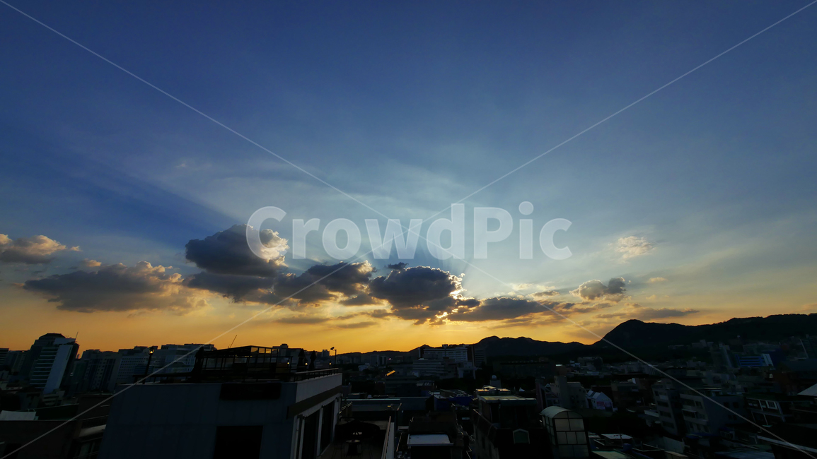 서울,낙산공원,하늘,구름,일몰,풍경,건물,도시,풍경,city,landscape,한국도시풍경,한국도시경관,korea cityscape,nature,자연,outdoors,옥외,sky,dusk,황혼,dawn,새벽,red sky,붉은 하늘,sunset