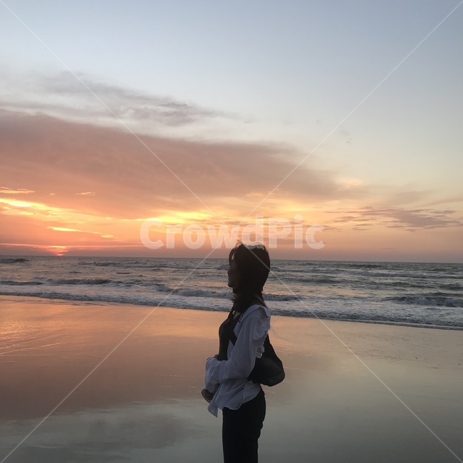 선셋,노을,바다,인물,석양,바닷가,풍경,옆모습,실루엣,분위기,사람,인물,인간,human,person,여성,여자,woman,female,lady
