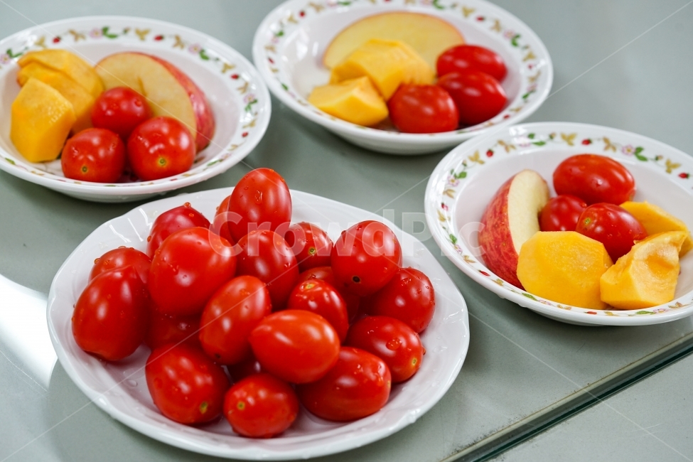 과일,방울토마토,토마토,레드,빨강색,빨강,빨간,red,비타민,먹거리,간식,활력,생기,접사,싱싱,건강,과실,색감,컬러,접시,음식,식재료,요리,food,cook,meal,dishes,food reserves,과일,열매,fruit,채소,야채,vegetables