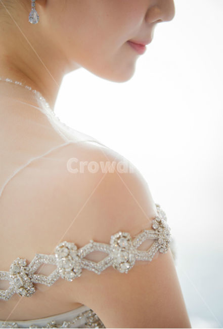 결혼식,웨딩드레스,귀걸이,weddingdress,wedding,사람,인물,인간,human,person,여성,여자,woman,female,lady,결혼,혼례,웨딩,wedding,marriage,marry,기념일,축하,anniversary,congratulation,celebrate,celebration