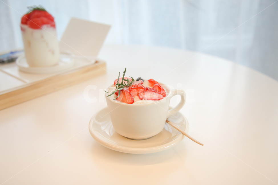 pottery,도기류,saucer,받침접시,coffeecup,커피컵,cup,컵,음료수,drink,beverage