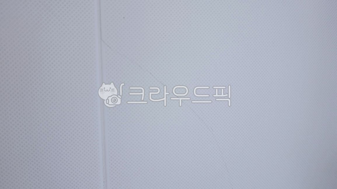 cracked tile,broken tile,tile,inside,restroom