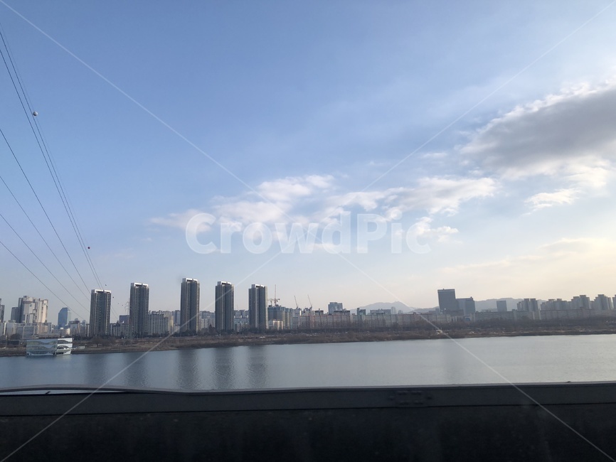 한강,하늘,맑은하늘,도로,여의대교,차안,푸른하늘,도시,풍경,city,landscape,urban,어반,building,건물,시티,town