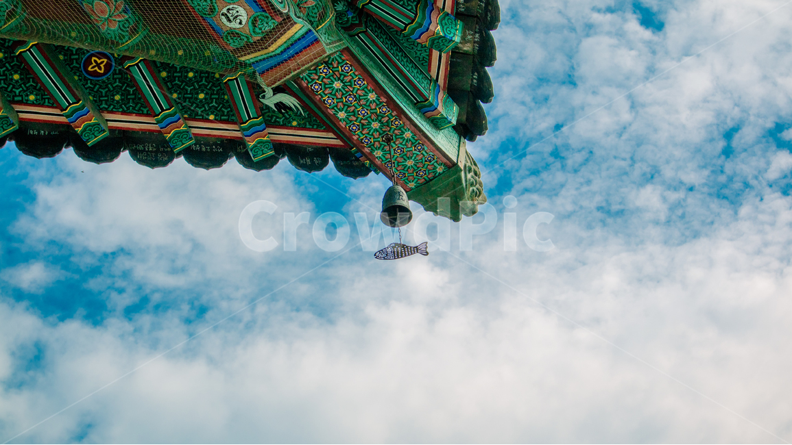 절,한옥,종,구름,하늘,한국전통,한국문화,korean traditional,korean culture,종교,신앙,religion,belief,faith,건축물,건물외관,exterior,building,structure,architecture,construction