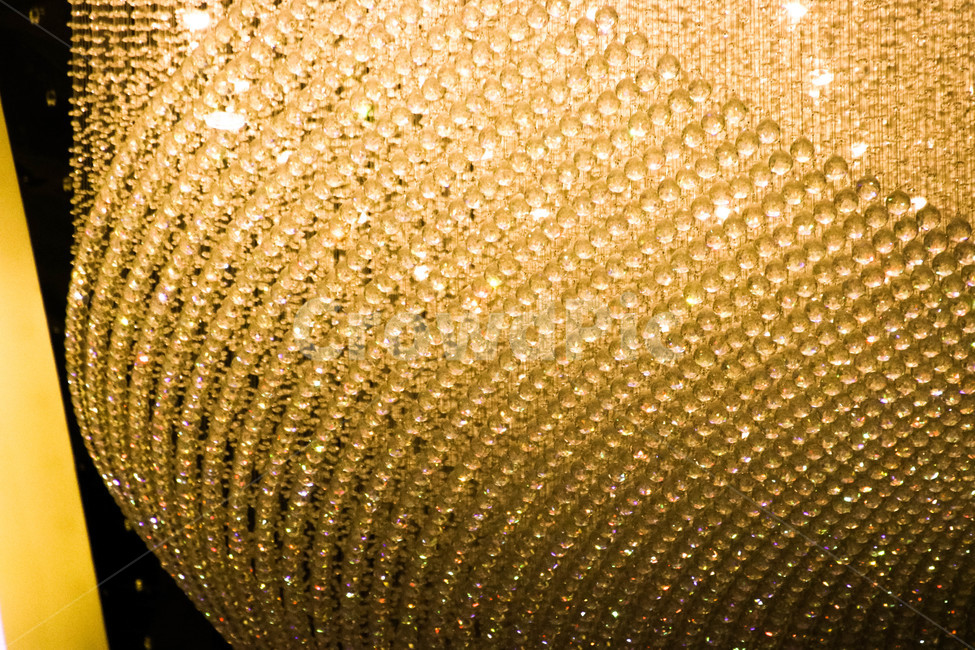 샹들리에,chandelier,화려,크리스탈,crystal,전구색,노란등,고급등,색감,조명,lighting